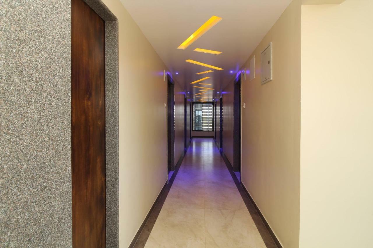 Oyo 37468 Nisha Lodging Hotel Solapur Exterior photo