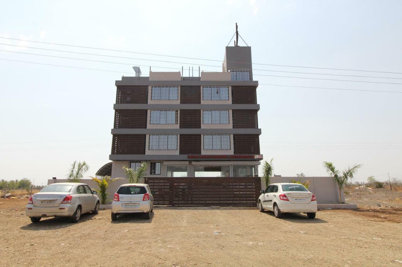 Oyo 37468 Nisha Lodging Hotel Solapur Exterior photo