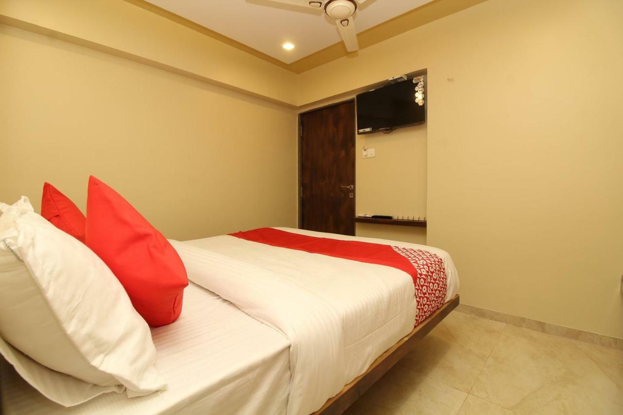 Oyo 37468 Nisha Lodging Hotel Solapur Exterior photo
